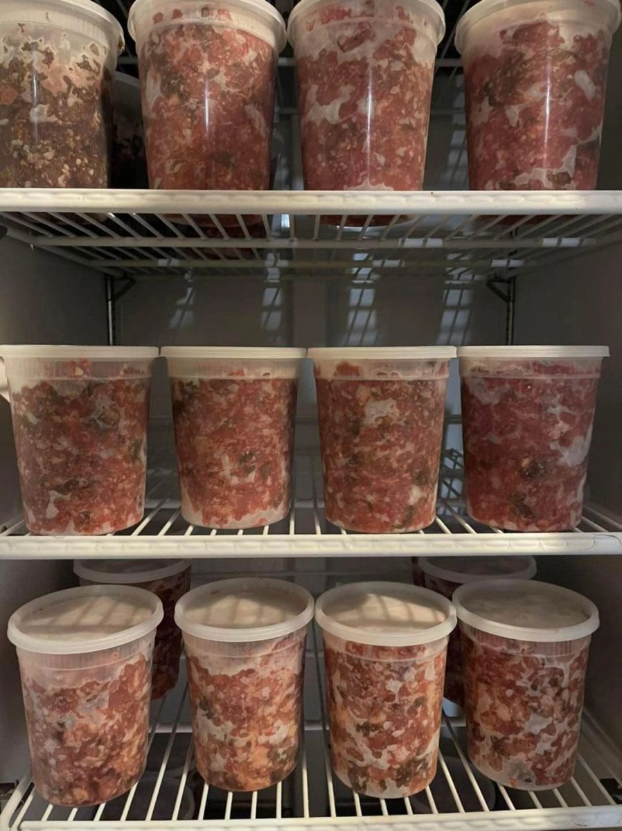 Ground raw dog food 2lbs (Chick., beef, green tripe, kelp, and farm fresh eggs)